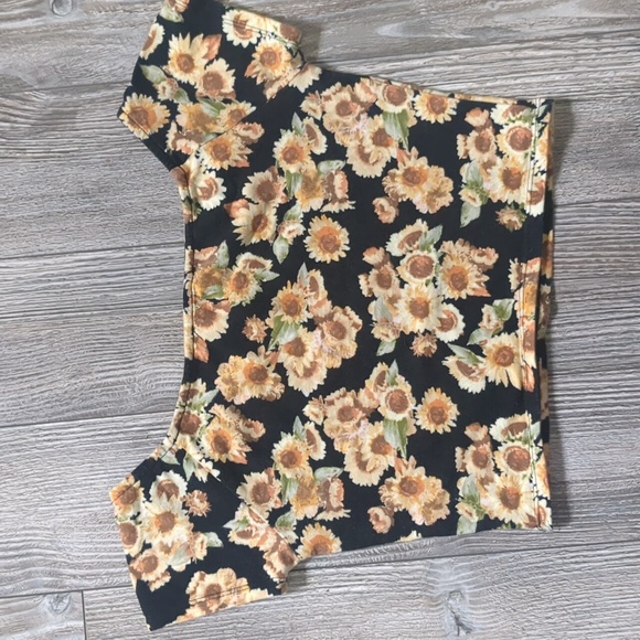 BOGO!! FOREVER 21 Sunflower Print Crop Top S - Picture 2 of 3